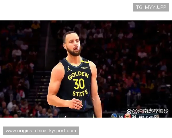 库里晃开对手飘逸三分命中，勇士再起高潮